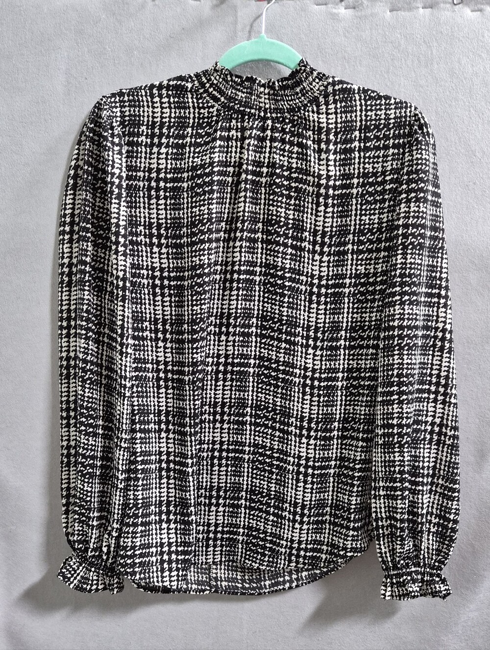 Adrienne Vittadini Black & White Plaid Mock Neck Blouse – Size Large
